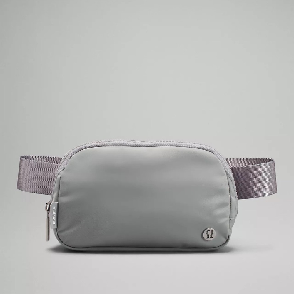 Lululemon Everywhere Belt Bag 1L - Silver Drop.